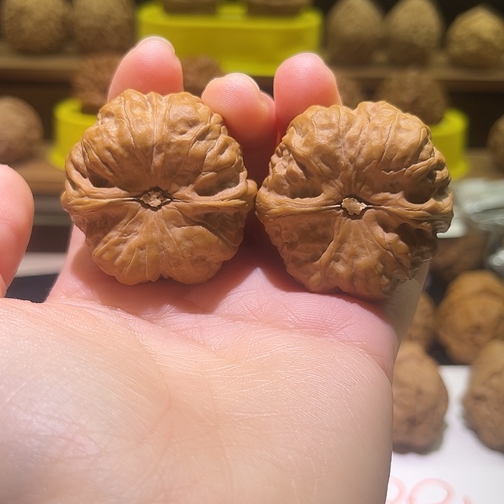 ****开文玩核桃吊坠蛙饼全品39