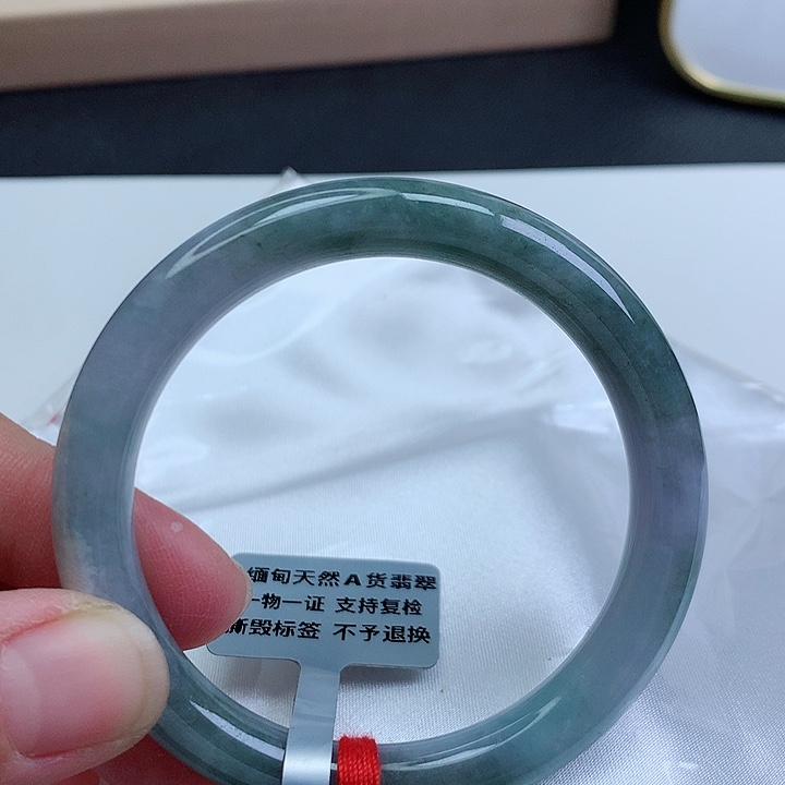 翡翠手镯未镶嵌55圈