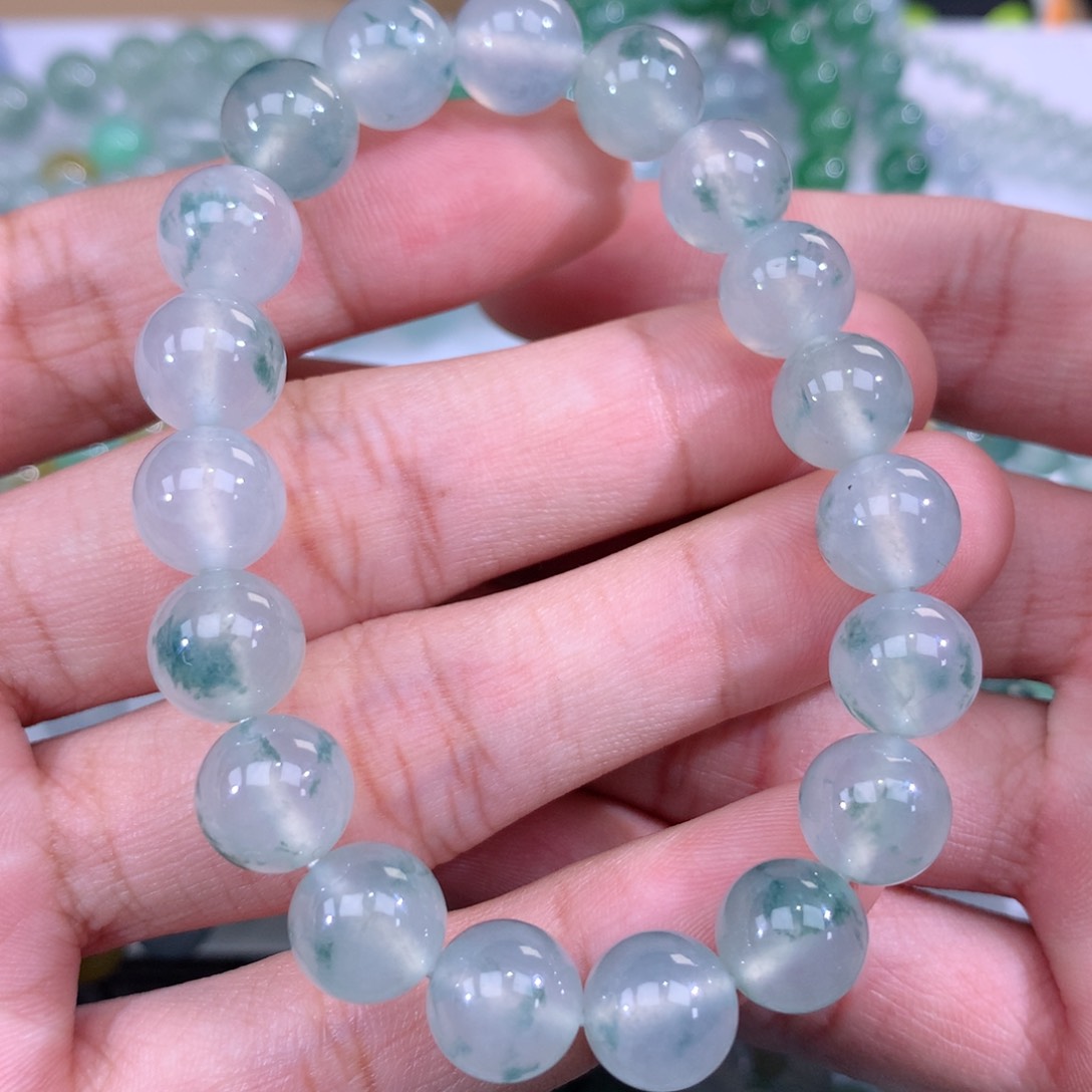 翡翠手链未镶嵌翡翠