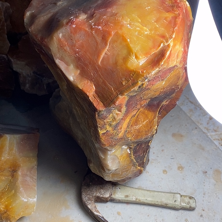 老挝石站****上定制老挝石