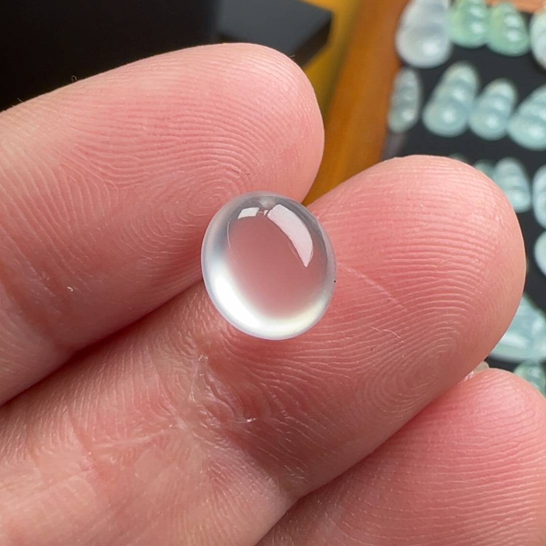 翡翠颈饰未镶嵌蛋面8.7