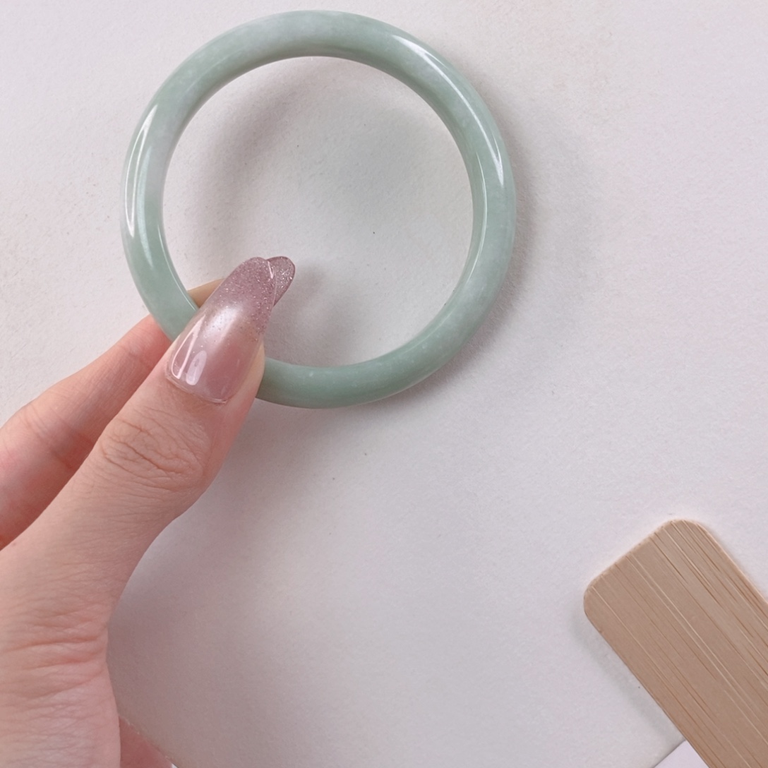 T***甜蓝田玉（蛇纹石化大理石玉）手镯未镶嵌