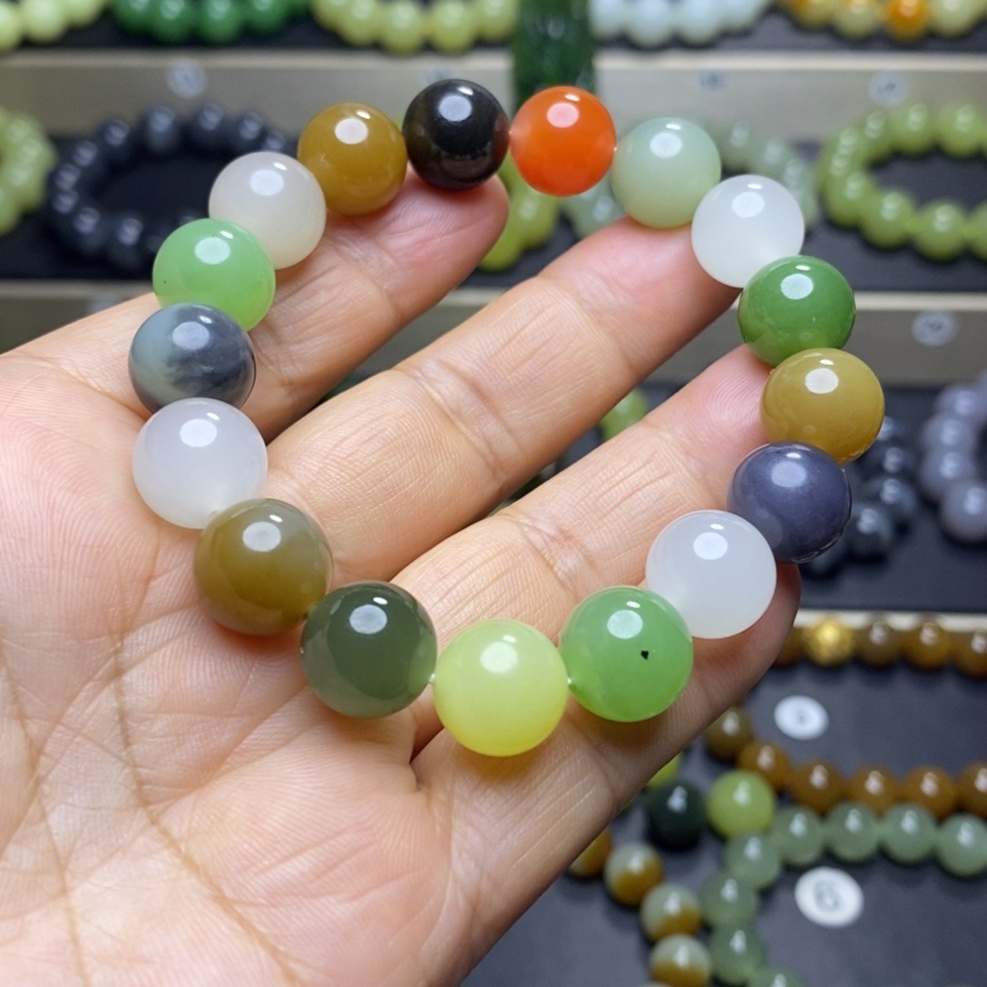 和田玉未镶嵌手串