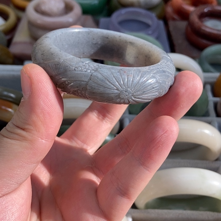 石英质玉未镶嵌手镯