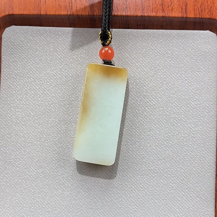 释***然和田玉未镶嵌颈饰