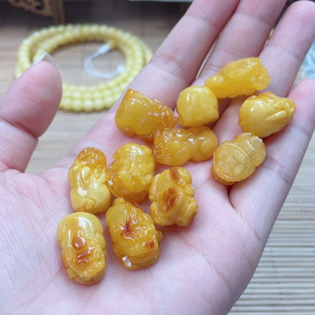 裸石蜜蜡未镶嵌多样性发其中一个