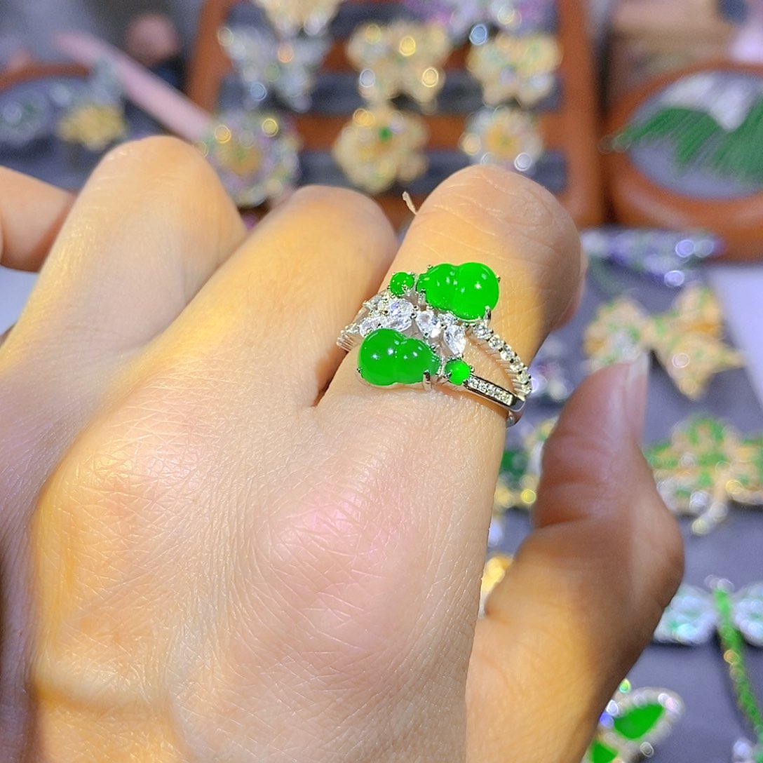 颈饰银S925镀金镶嵌翡翠