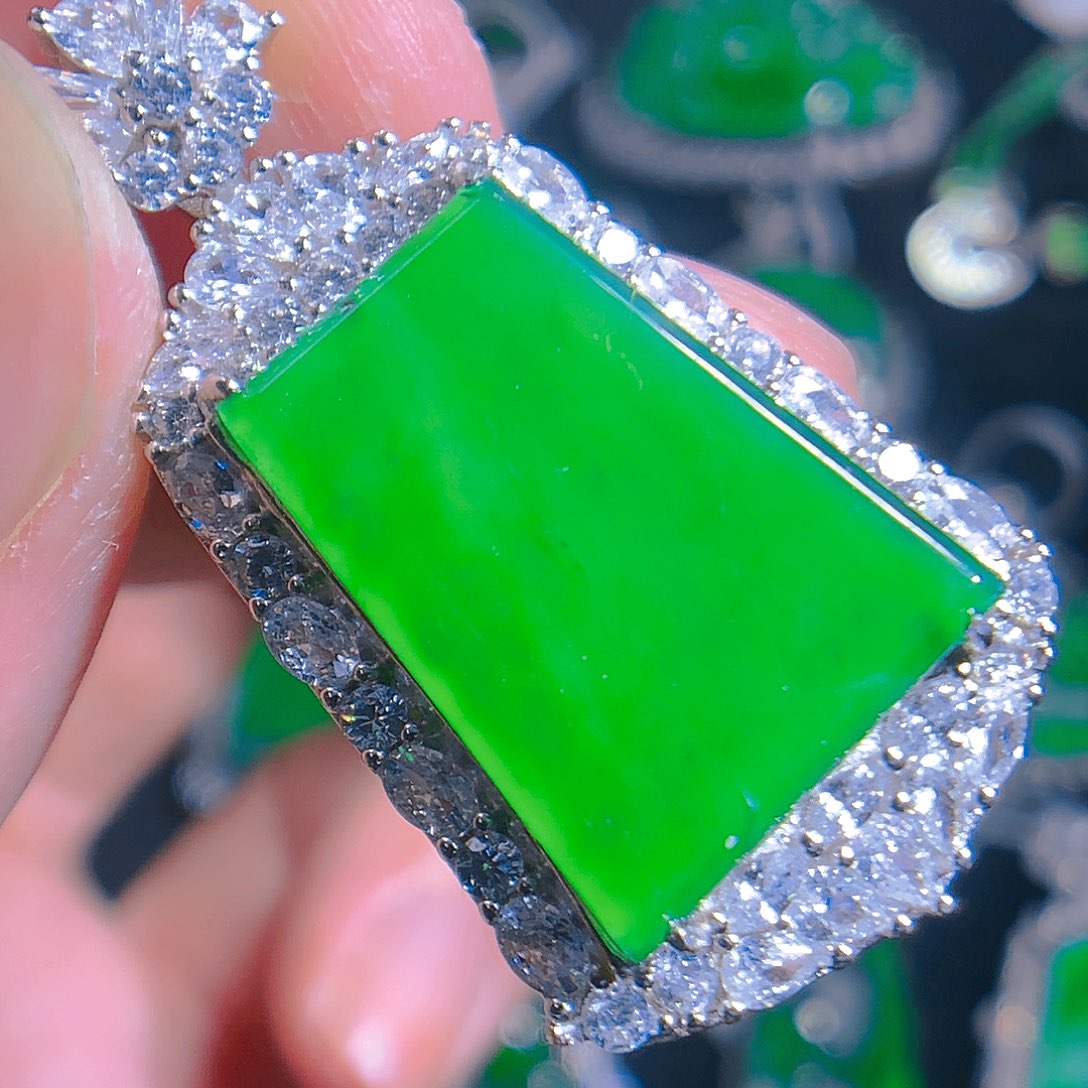 翡翠颈饰银S925镶嵌吊坠