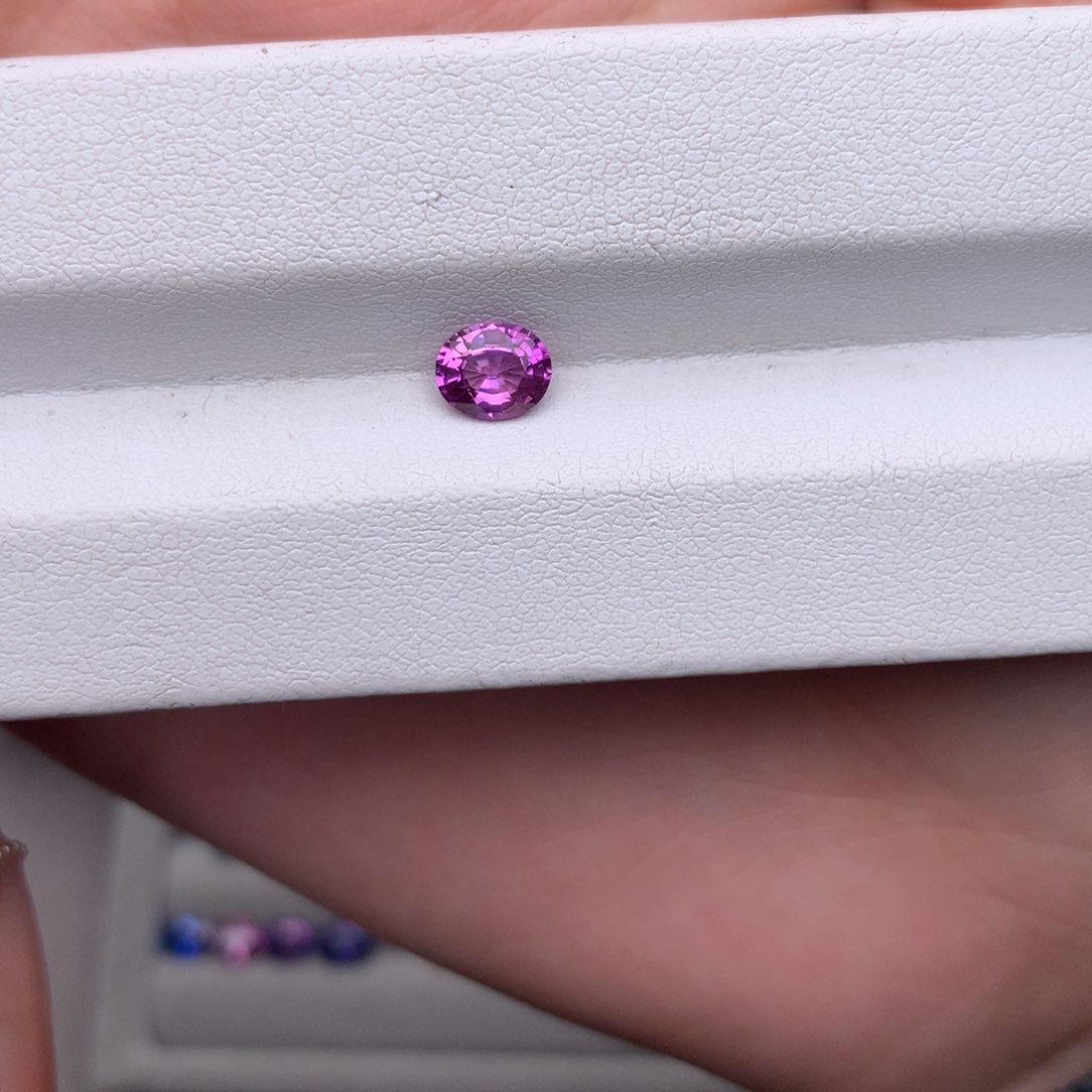 裸石蓝宝石0.82ct天然粉紫色蓝宝石