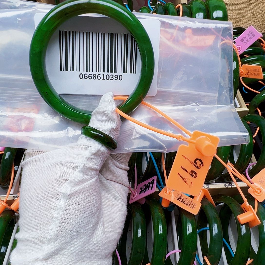 和田玉未镶嵌手镯搭戒指包容