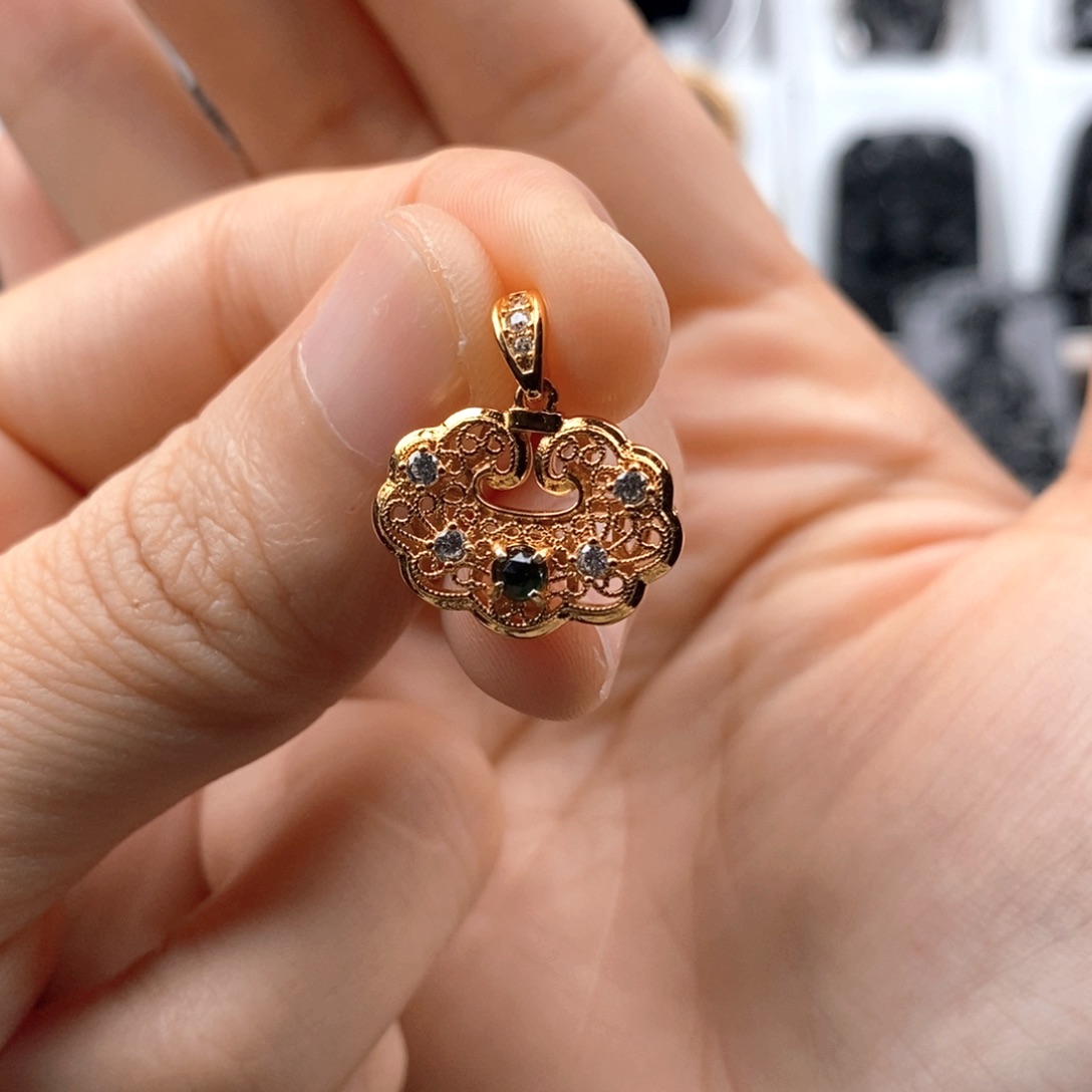 颈饰未镶嵌翡翠吊坠