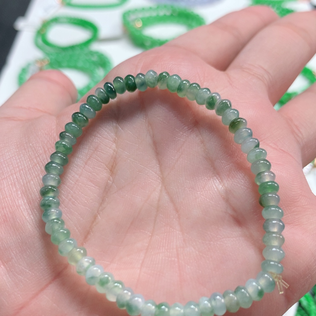 翡翠未镶嵌手链翡翠