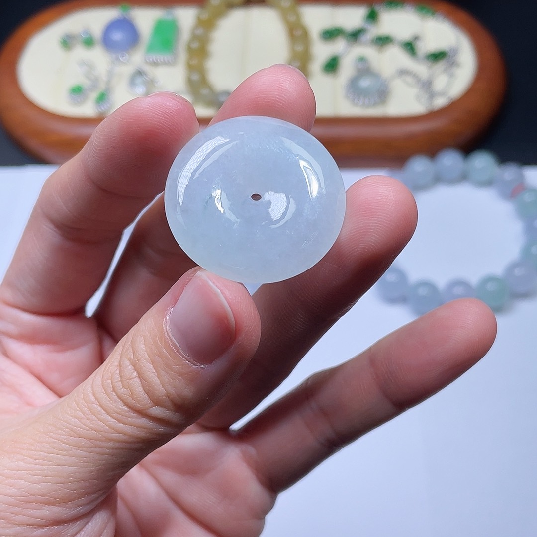 翡翠颈饰未镶嵌扣子