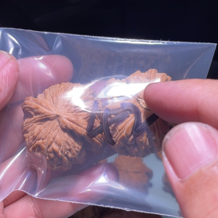 文玩核桃吊坠42呃呃呃