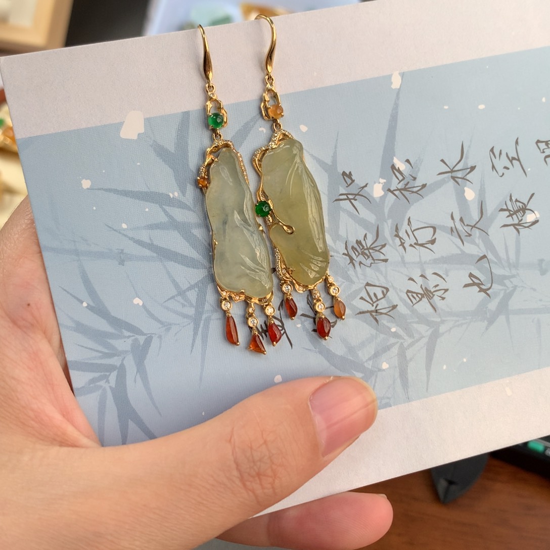 翡翠耳饰18K金镶嵌耳钩黄翡18k金镶嵌