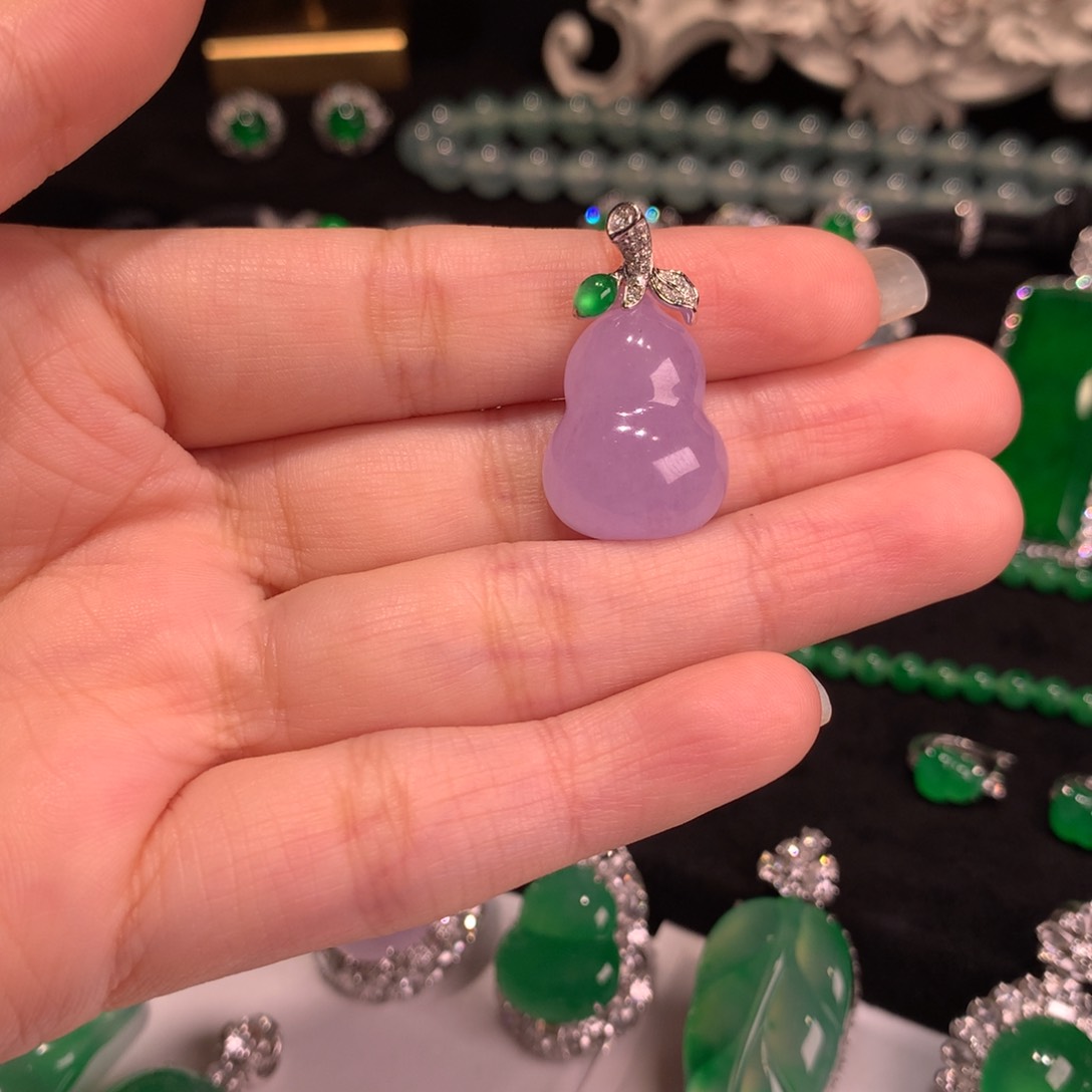 翡翠颈饰18K金镶嵌吊坠