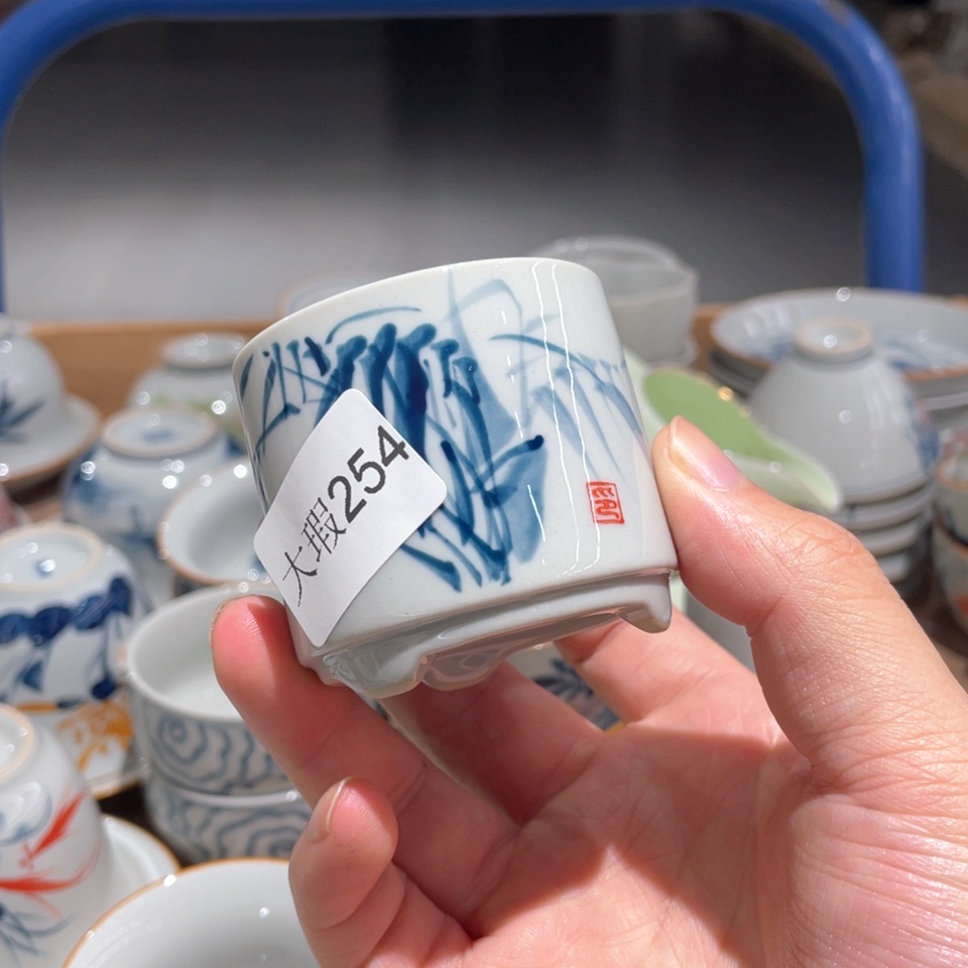 釉下手绘茶具微瑕