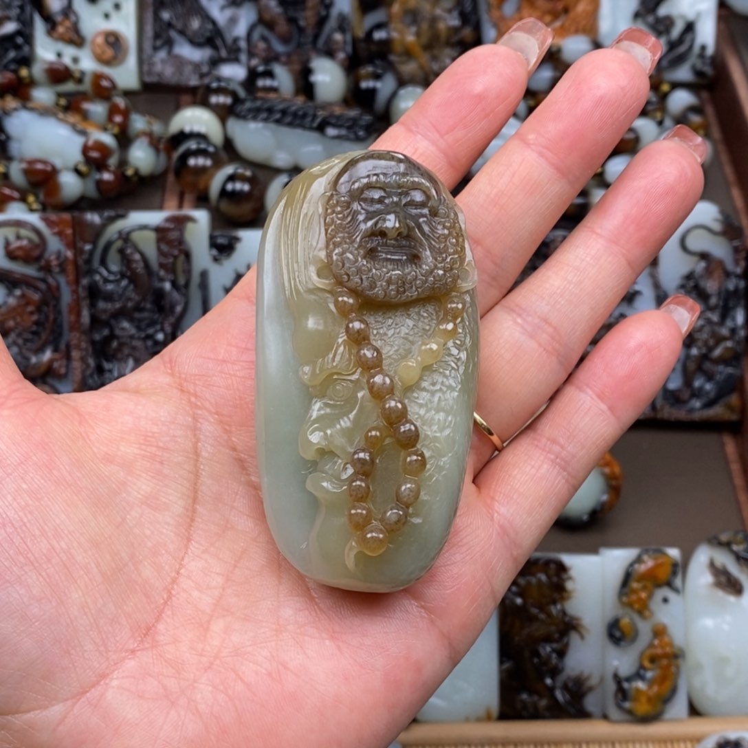 颈饰未镶嵌和田玉