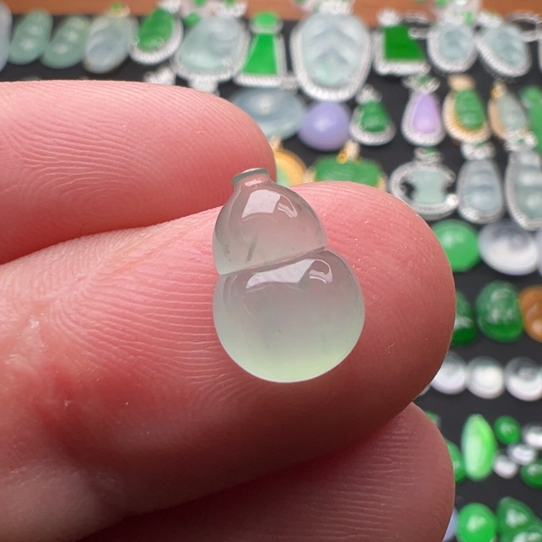 翡翠颈饰未镶嵌葫芦11.4