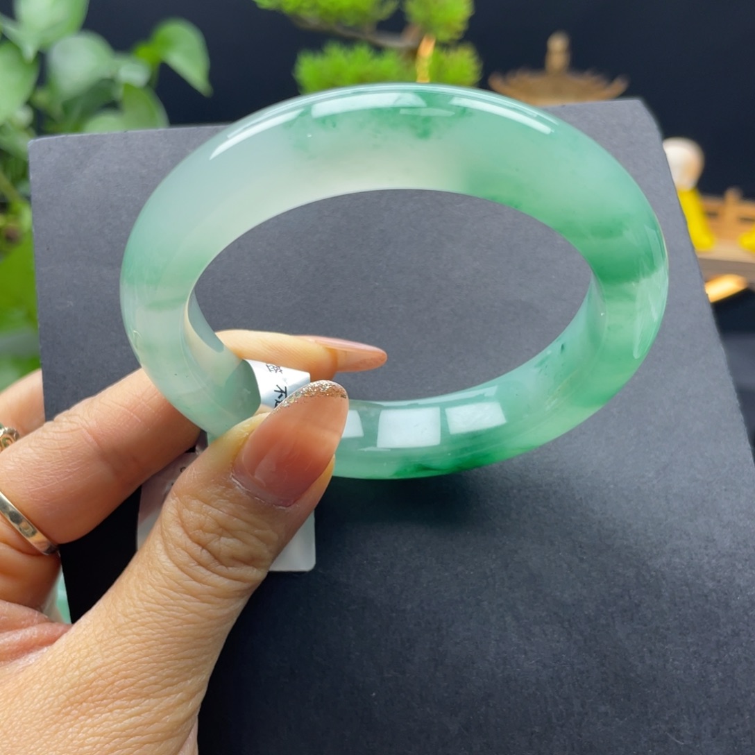 石英质玉（非洲翠）未镶嵌手镯+58.3