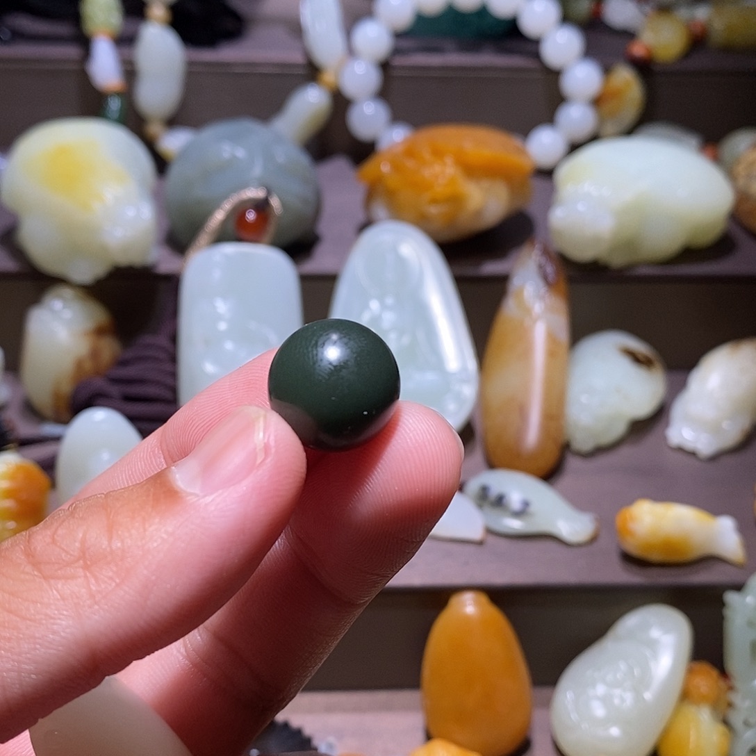 攀***8和田玉未镶嵌吊坠(赠链)