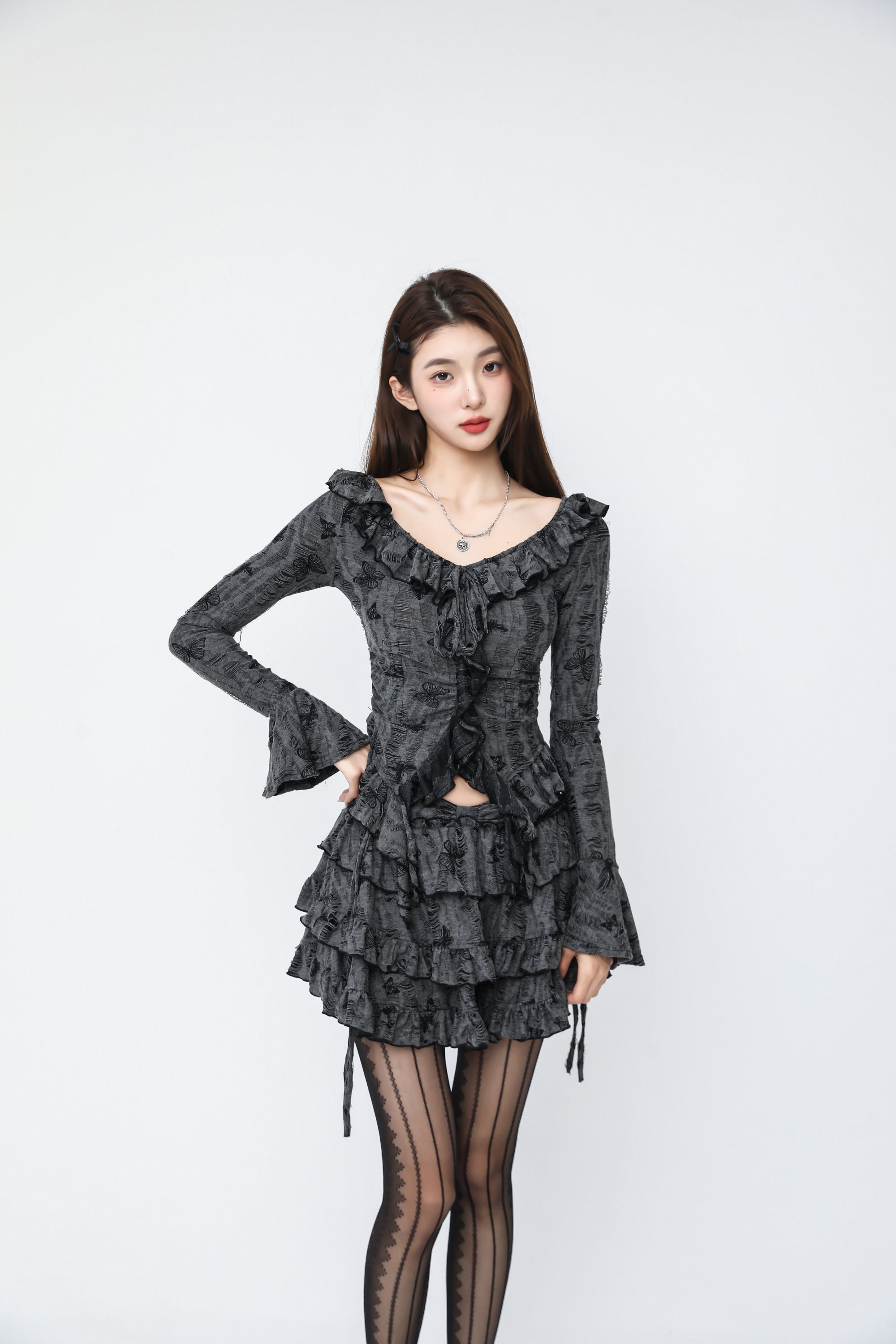 2025新款千金风针织秋季长袖喇叭袖长裙蕾丝性感镂空时尚套装裙