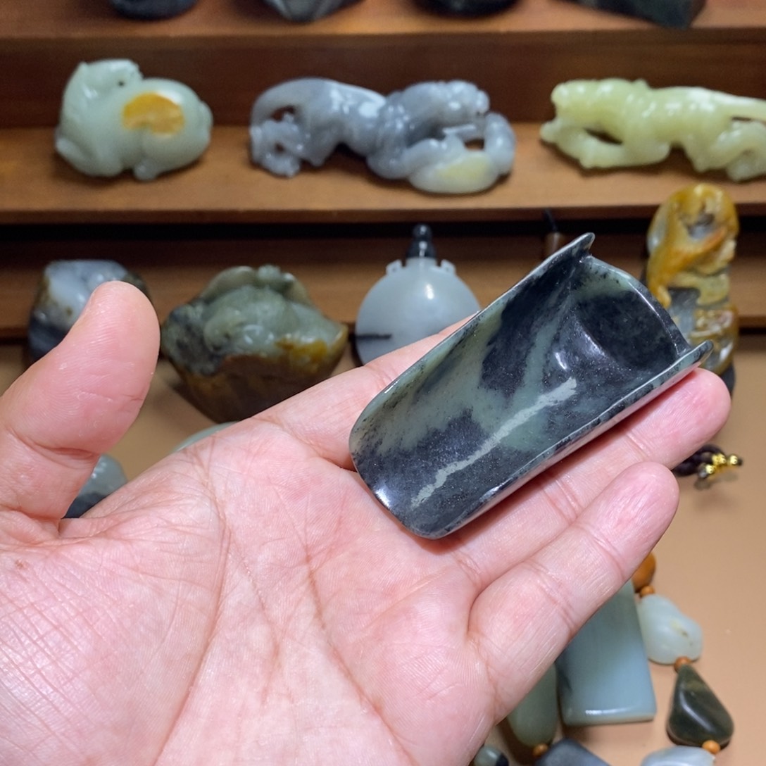 未镶嵌和田玉摆件