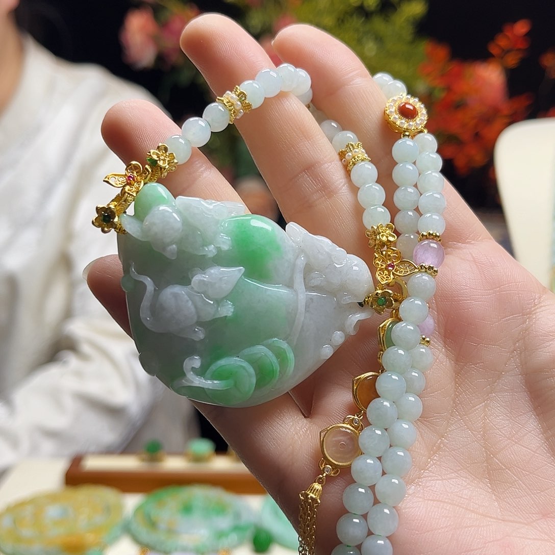 翡翠颈饰未镶嵌五鼠运财