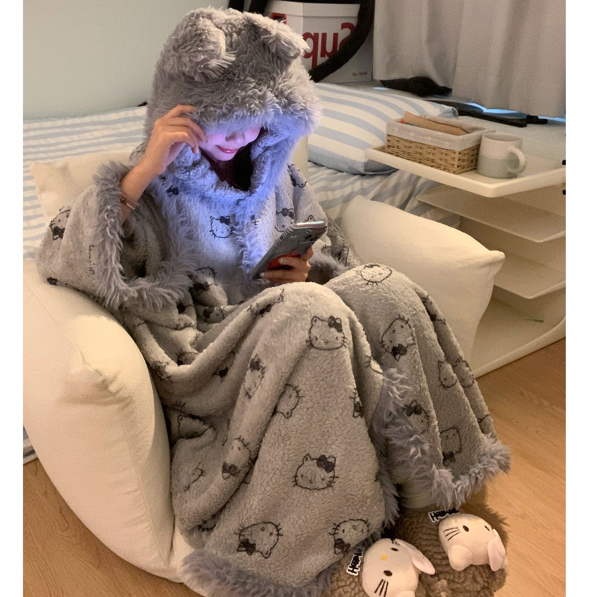 可爱卡通hellokitty睡衣女新款连帽珊瑚绒秋冬睡袍长裤套装家居服