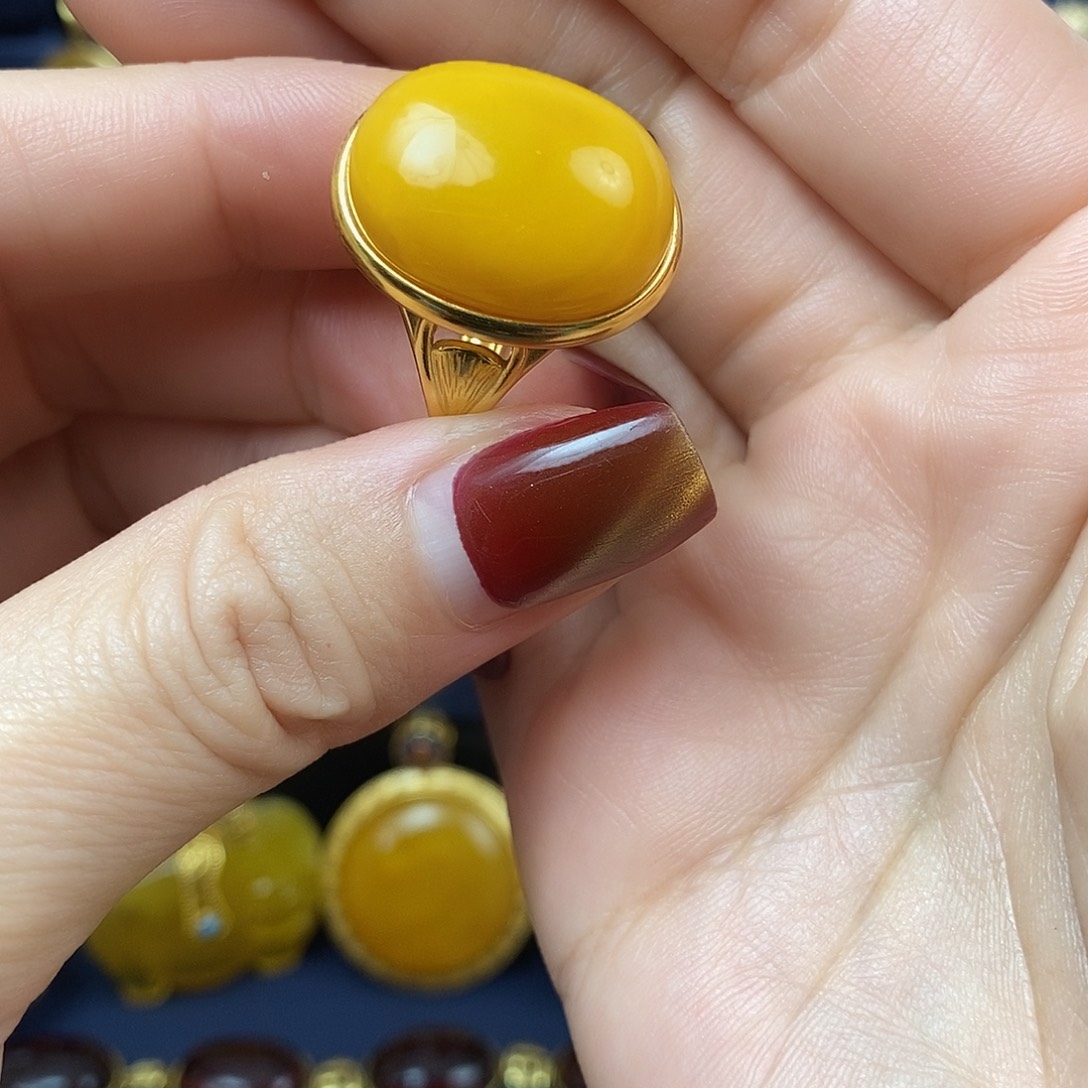 蜜蜡戒指银S925镀金镶嵌静**月