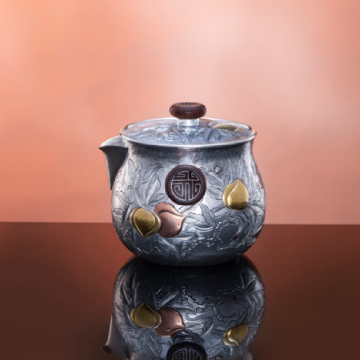 呆坐錾刻嵌金九桃如意宝瓶银壶【满容量200ml】