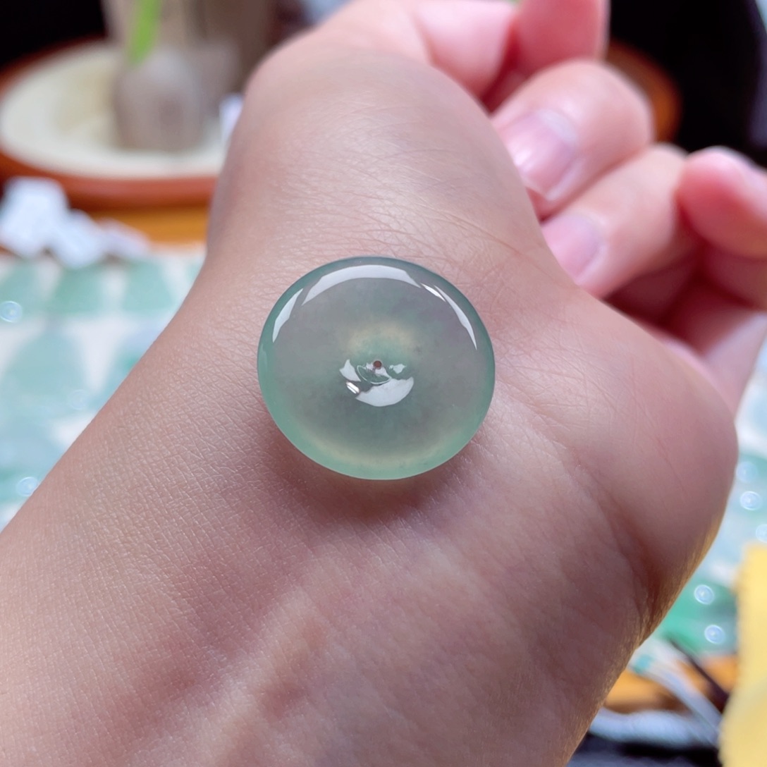 翡翠颈饰未镶嵌扣子