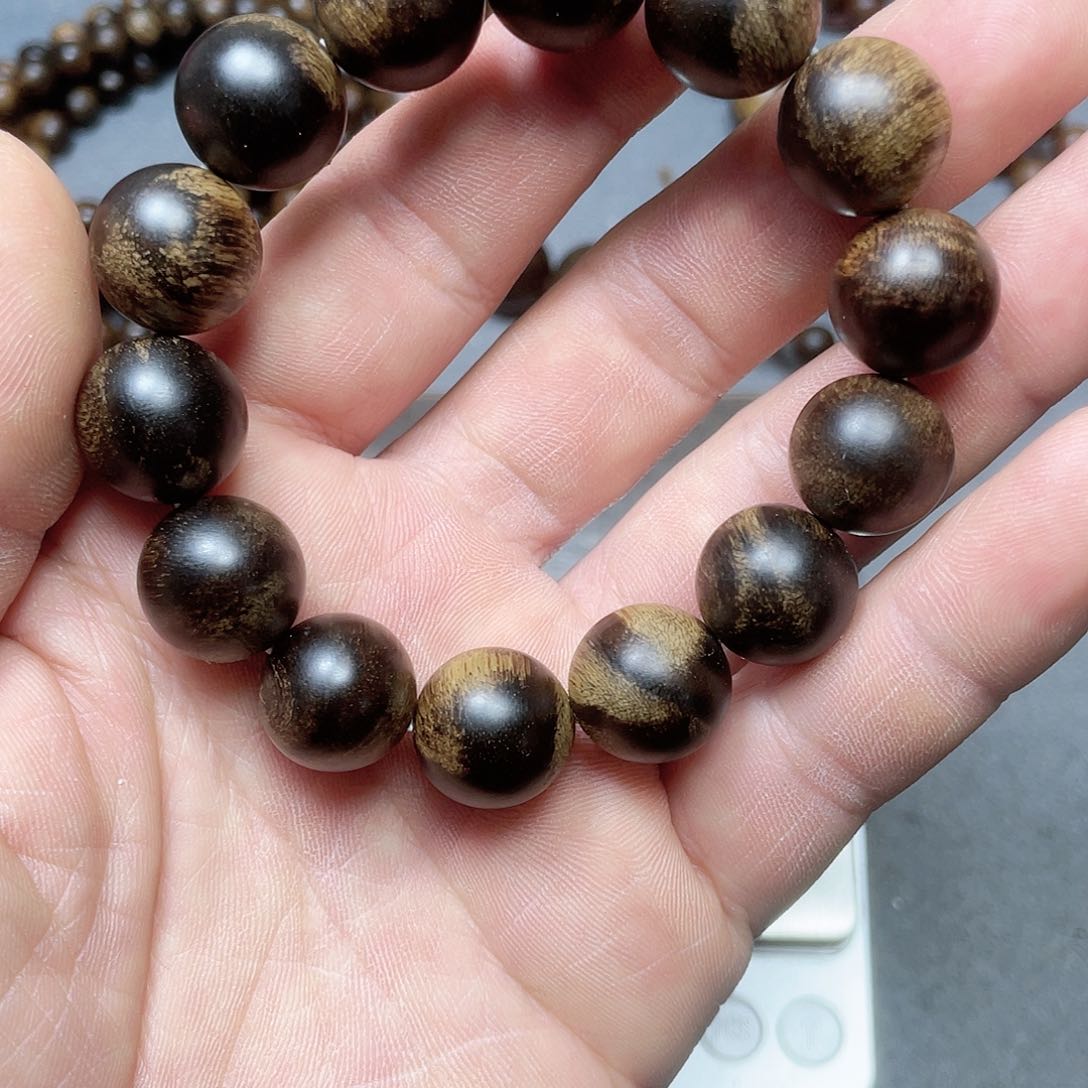 沉香手串芽庄白棋