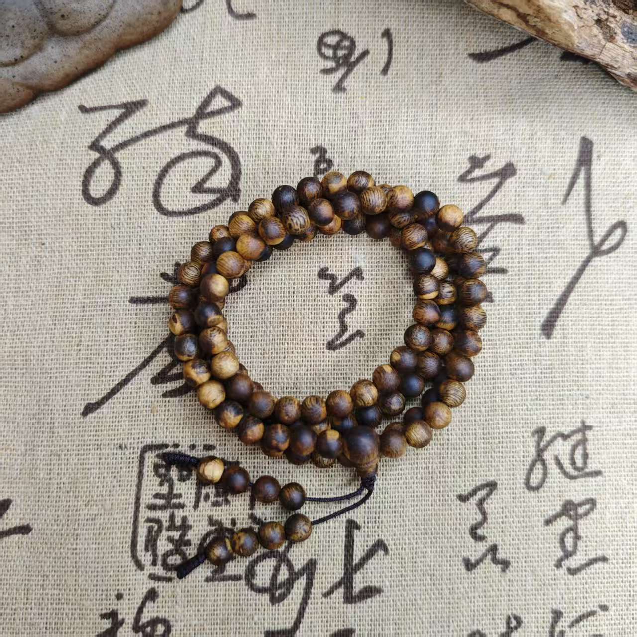 沉香文莱红油虎斑纹0.6cm多圈沉香手串