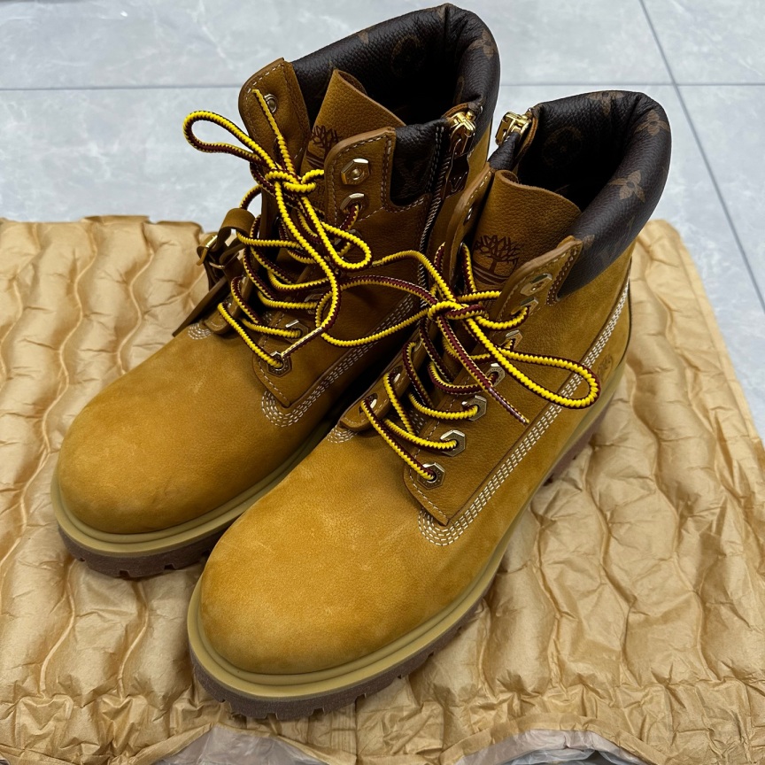 未使用 LouisVuitton/路易威登 timberland牛皮大黄靴原盒43/1028