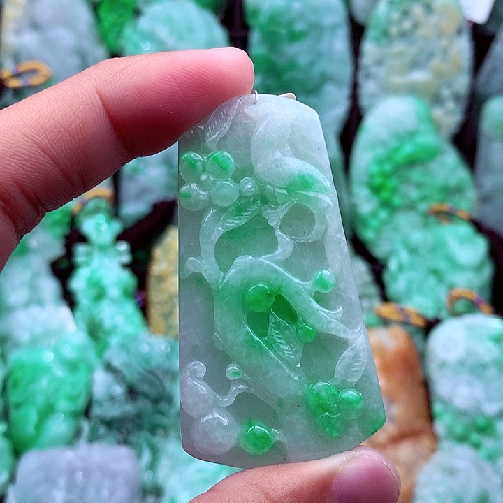 翡翠吊坠(不含链)未镶嵌