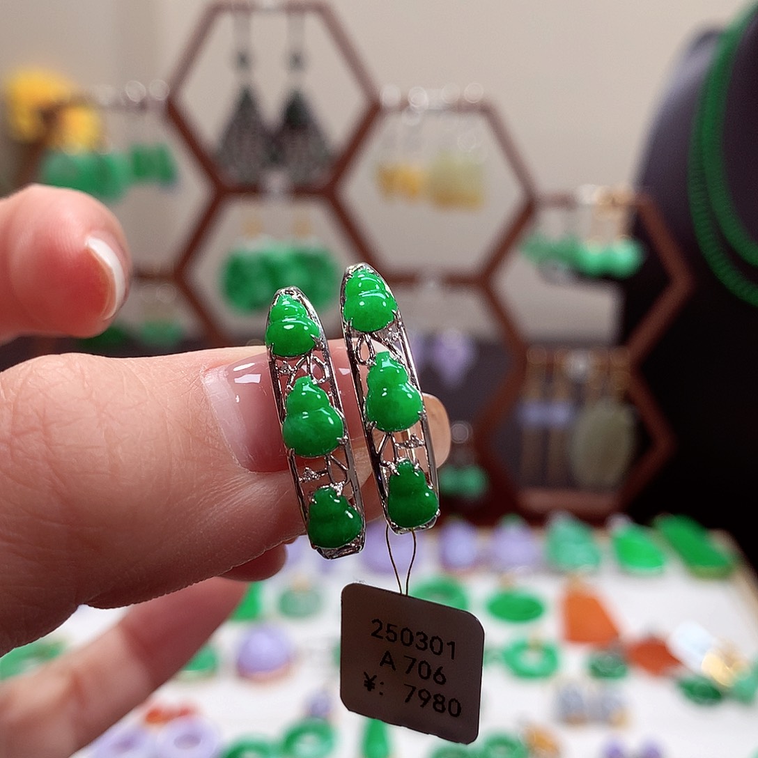 翡翠耳饰18K金镶嵌天然翡翠