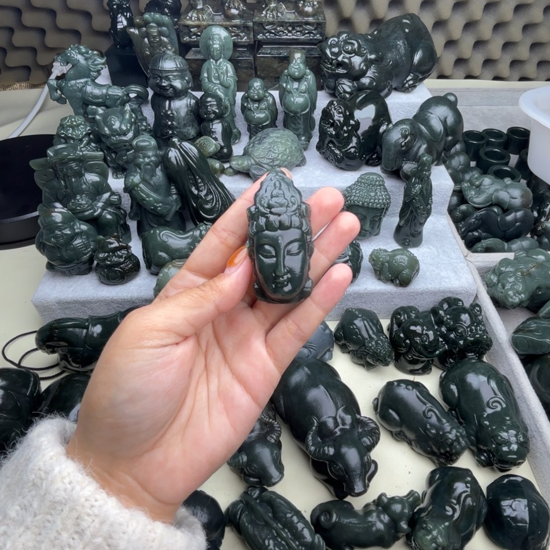 ****風和田玉（糖玉）未镶嵌颈饰