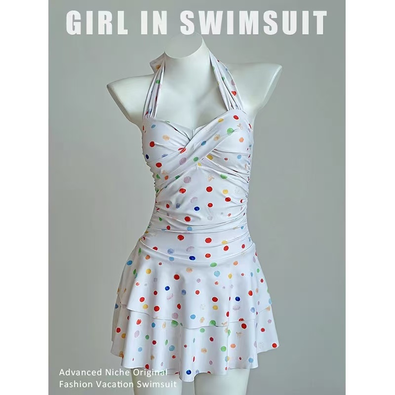 挂脖辣妹泳衣女连体新款温泉度假海边沙滩泳装小胸聚拢无钢托游泳