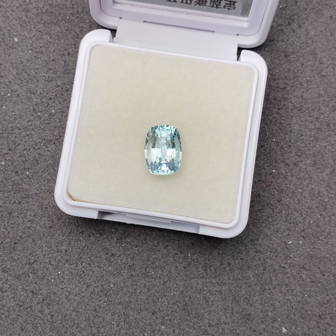 海蓝宝石裸石未镶嵌憨****64.07ct裸石