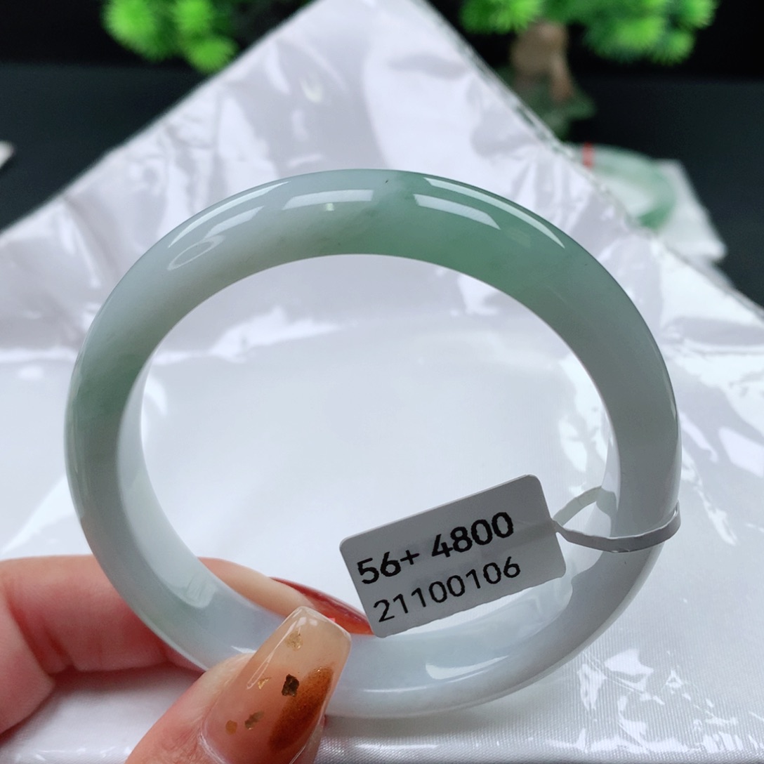 翡翠手镯未镶嵌 正圈56+