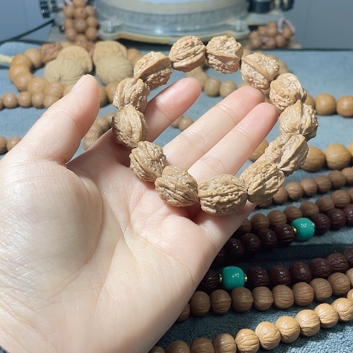 哈***哈吊坠猴头核桃猴头