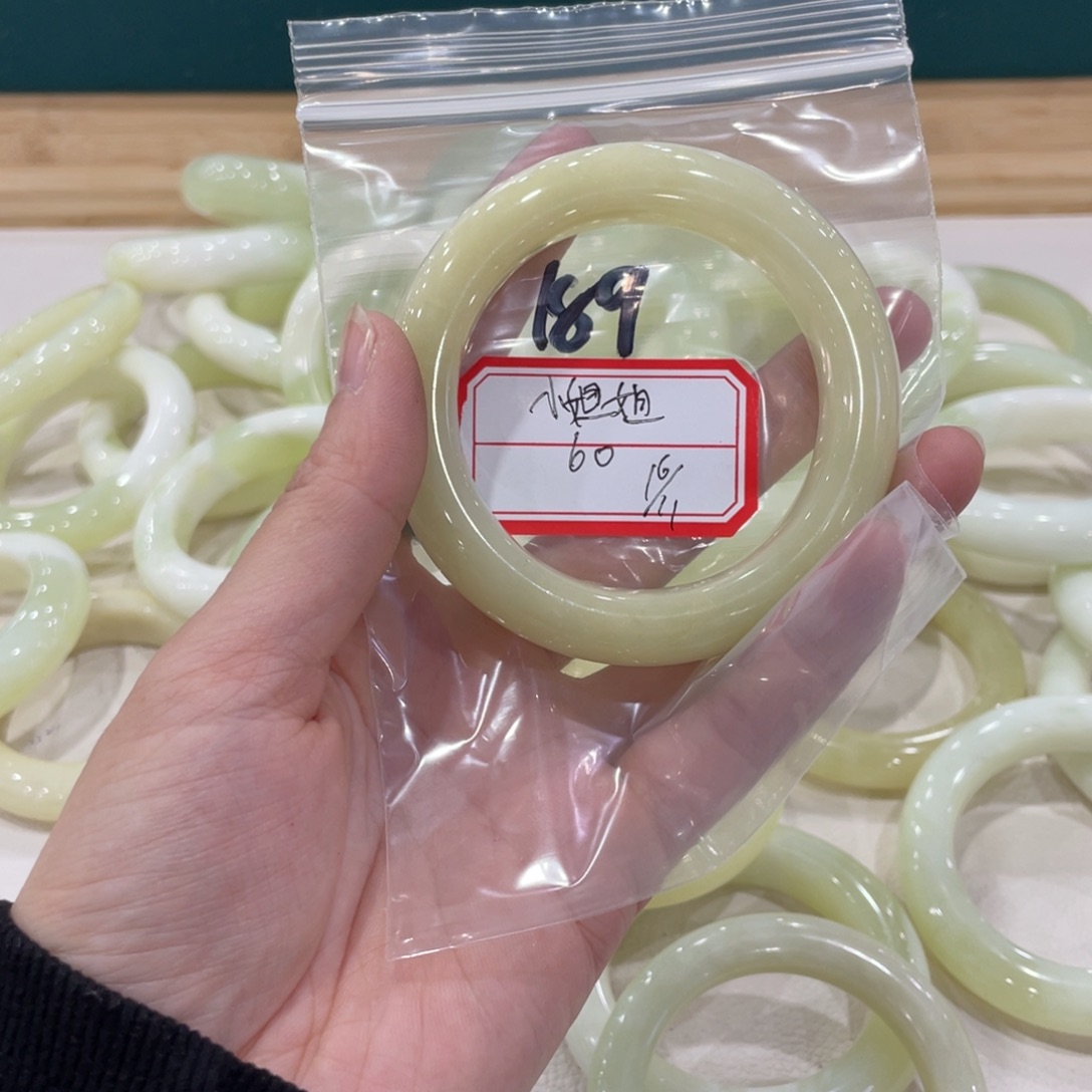 ༺***༻蛇纹石玉未镶嵌手镯