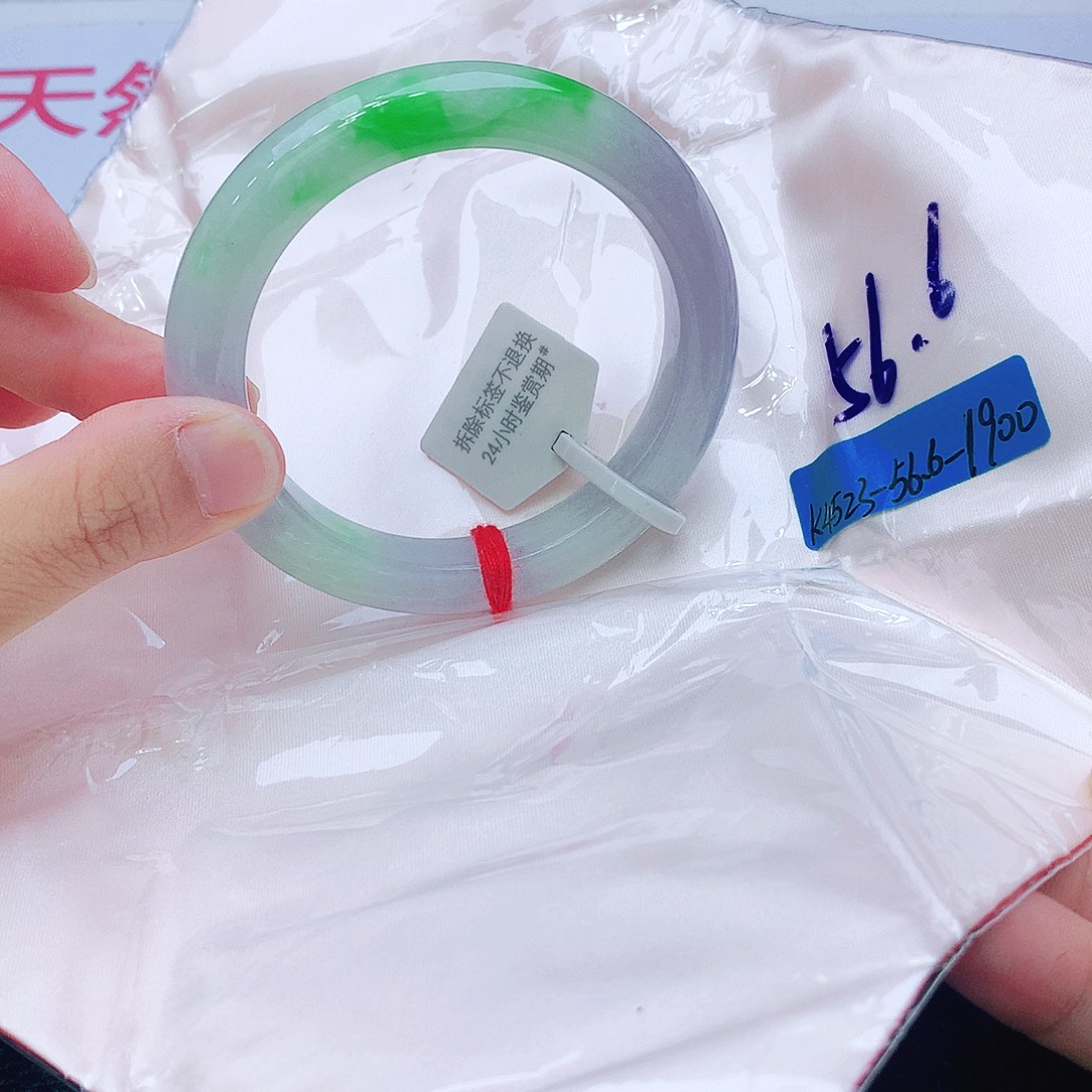 翡翠未镶嵌手镯我