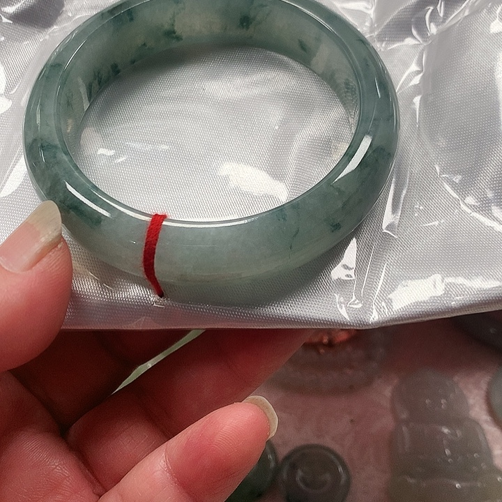 翡翠未镶嵌手镯缅甸翡翠手镯