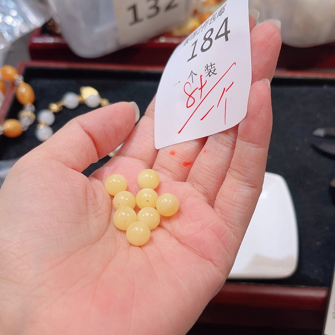 未镶嵌水晶珠宝半成品184 。       