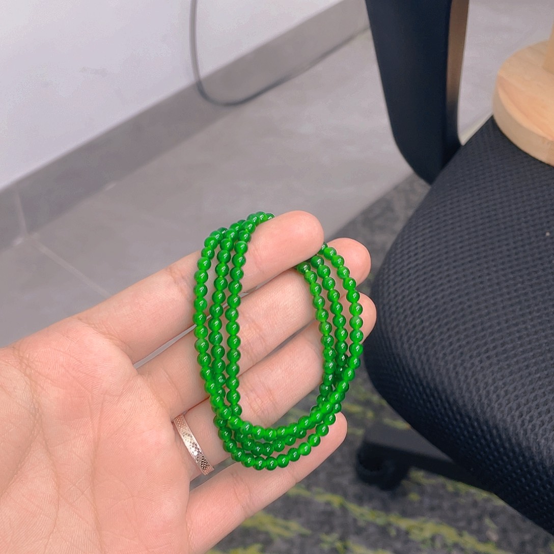 翡翠未镶嵌项链       卡4