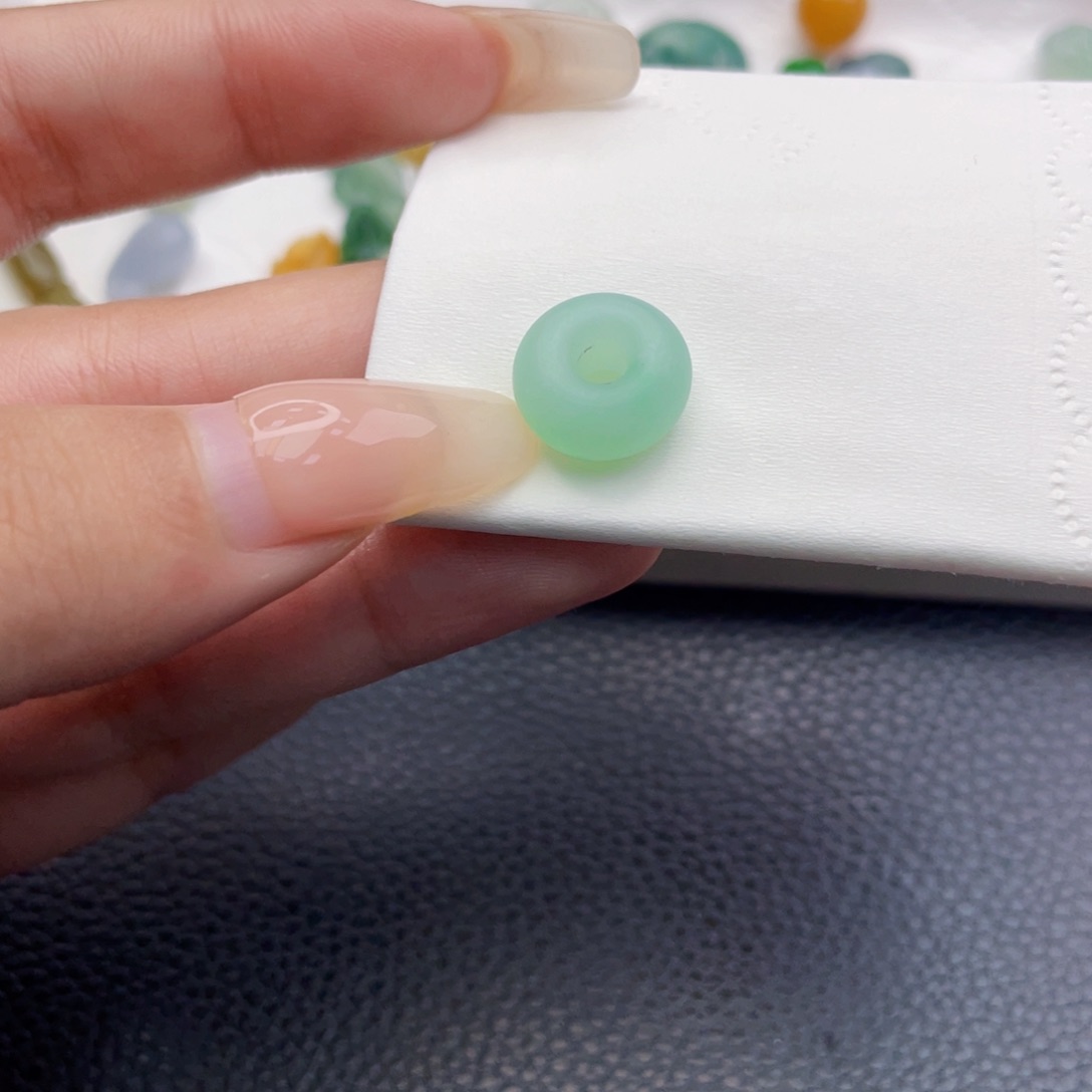 定制翡翠未镶嵌佛****奥8580