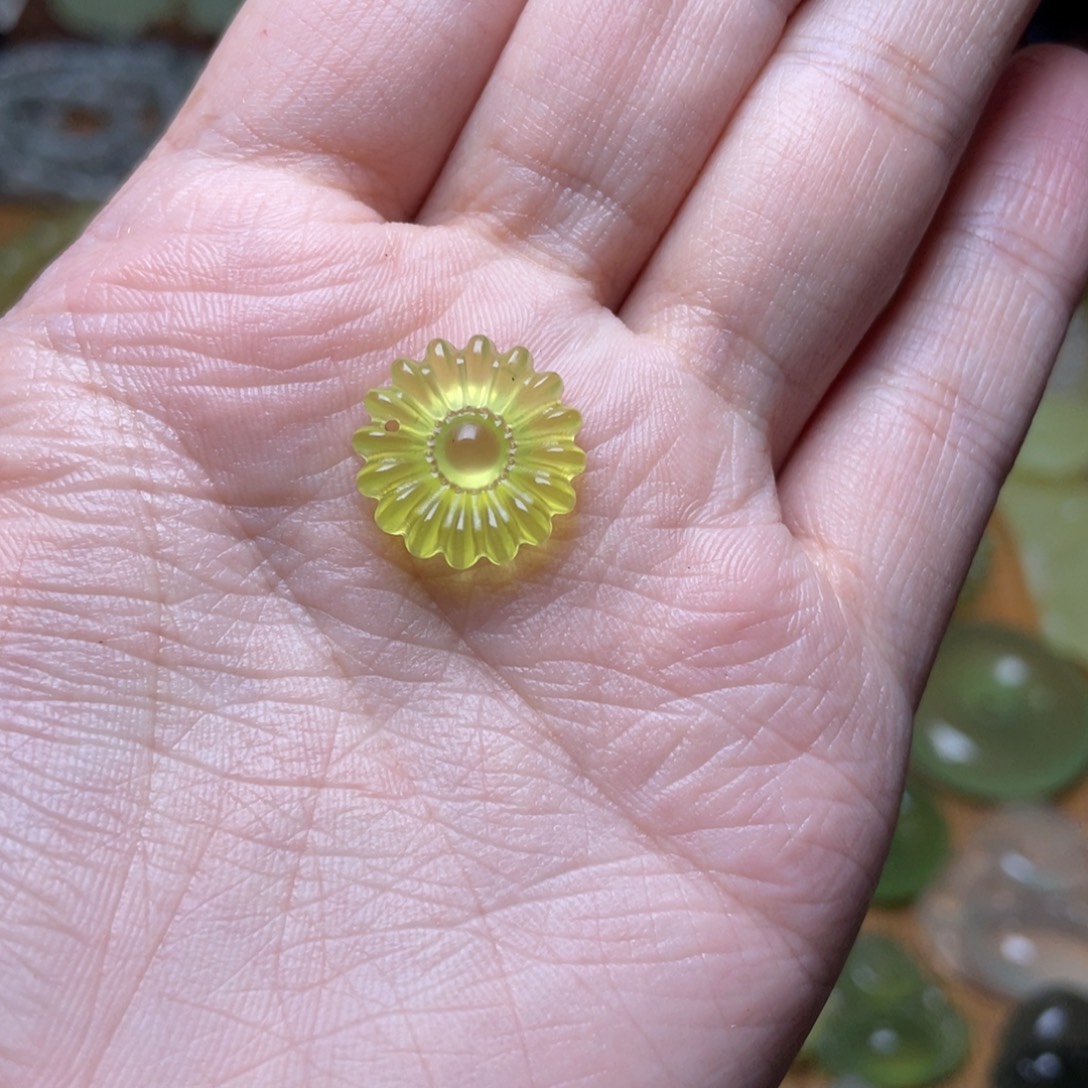 葱***花未镶嵌蛇纹石玉吊坠
