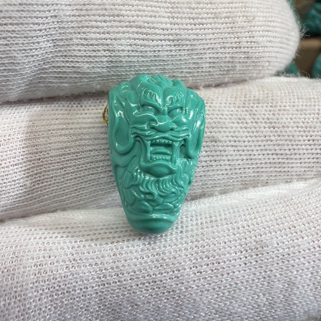 绿松石配饰未镶嵌